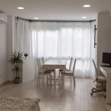 Luxury 30m From *