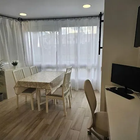 Luxury 30m From *